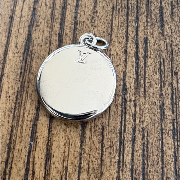 Louis Vuitton Stamped Silver Pendant Used Excellent Condition - Picture 3 of 5